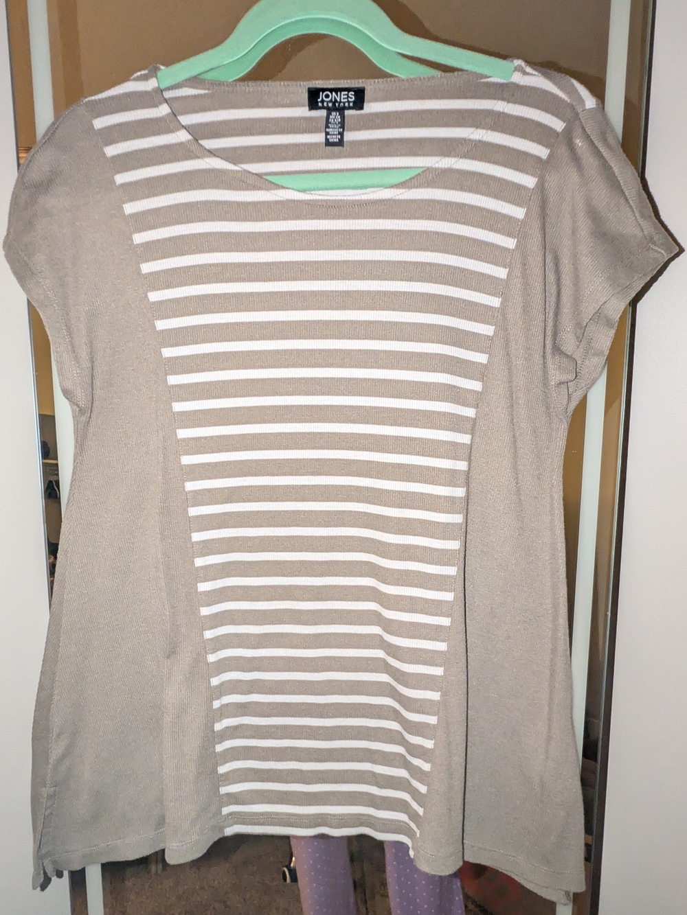 Jones New York Taupe and White Striped Short Sleeve Top